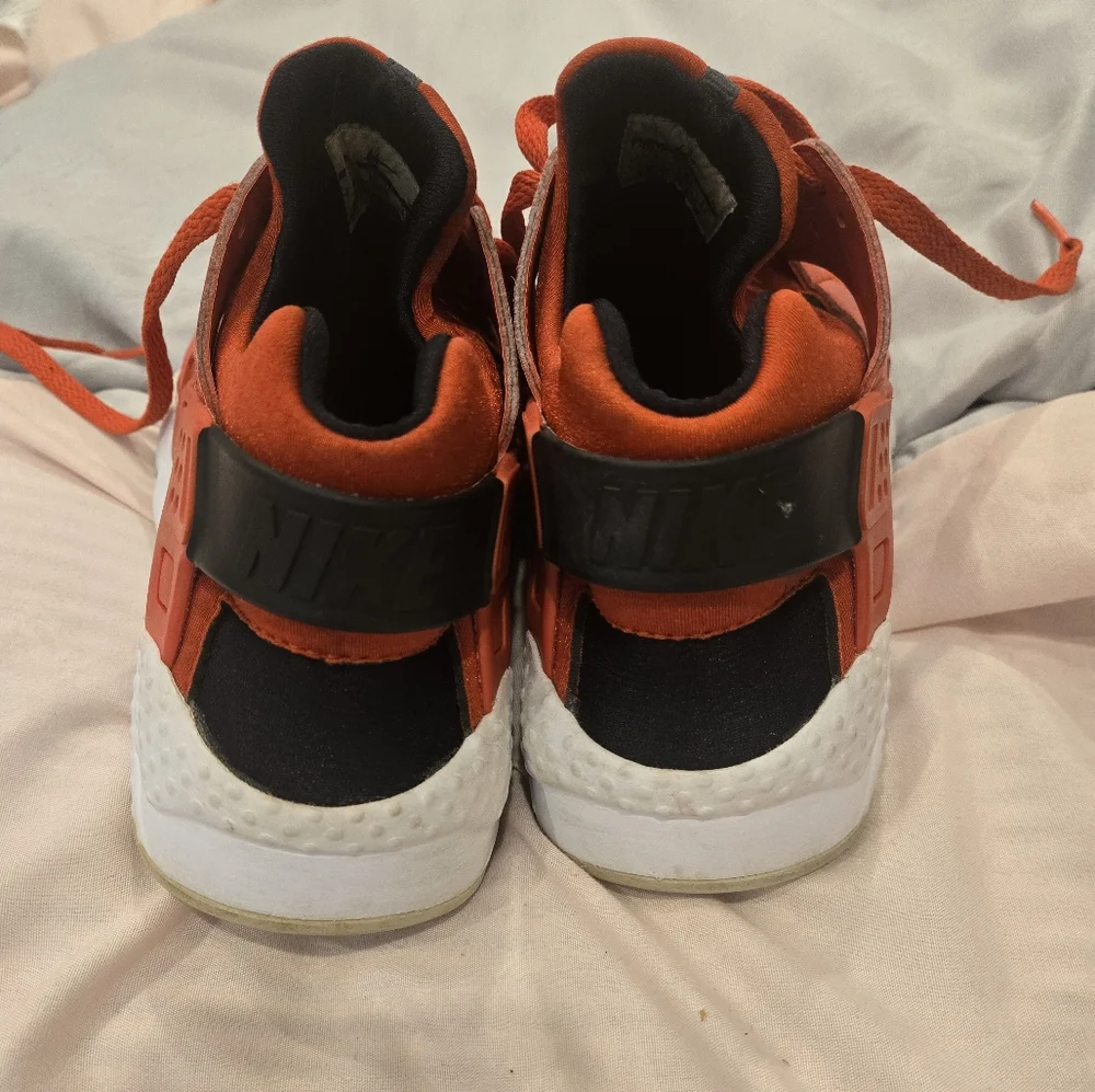 NIKE Red Sneakers‎ - Picture 3 of 6